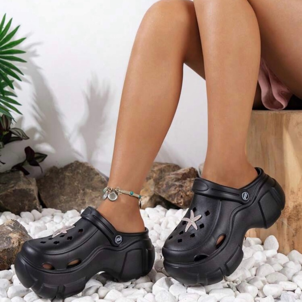 Women's CROC-Like Black Platform Clogs